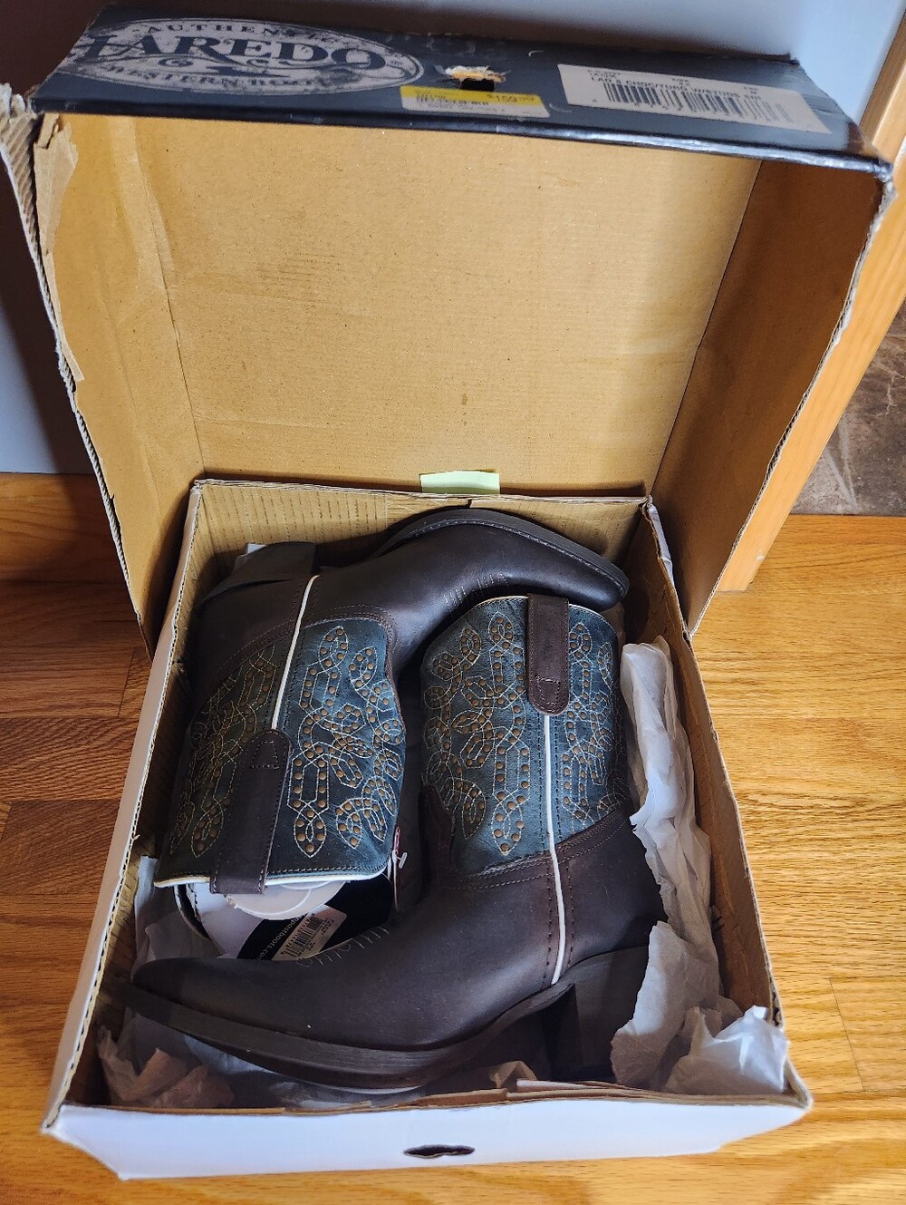 Size 8.5 Women NWT Genuine Leather Laredo Randee Boots In Brown And Teal